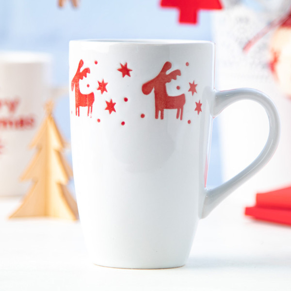 Porcelánový hrnček „Malé sobíky“ Porcelánový hrnček „Malé sobíky“