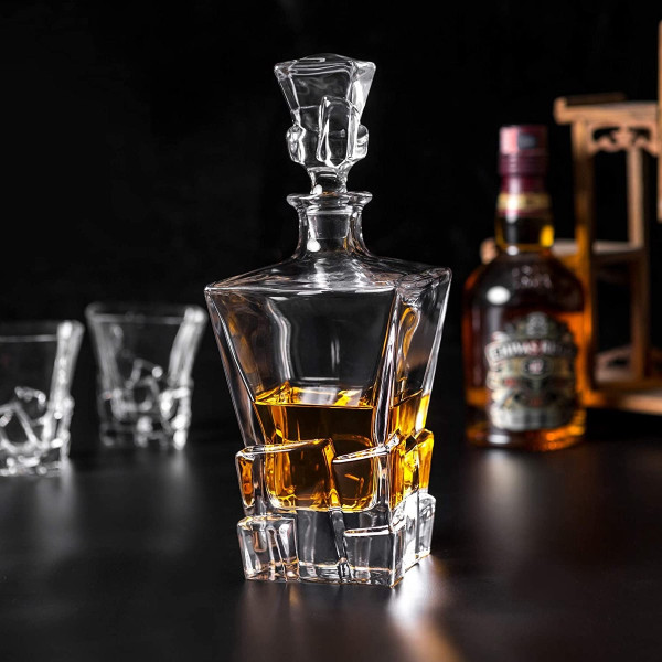 Sada whisky v drevenej škatuľke "ELIXIR" s vašou iniciálou
