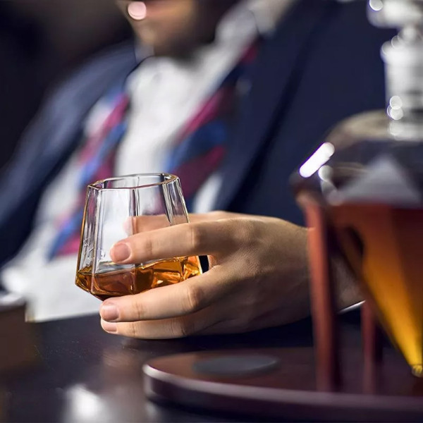 Sada karafy, 2 pohárov a kamenných kociek "DELUXE DIAMOND"