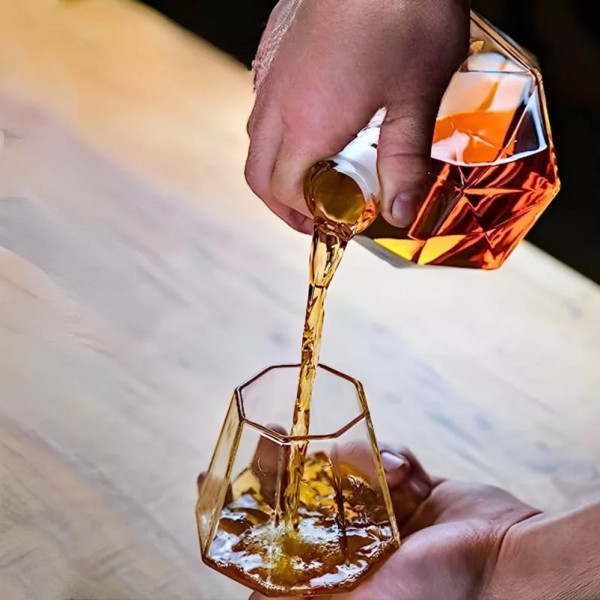 Sada karafy, 2 pohárov a kamenných kociek "DELUXE DIAMOND"