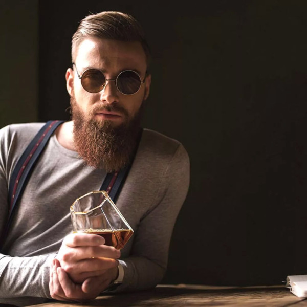 Sada karafy, 2 pohárov a kamenných kociek "DELUXE DIAMOND"