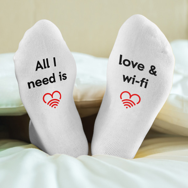 Dámske ponožky s potlačou na chodidlách "Love & Wifi"