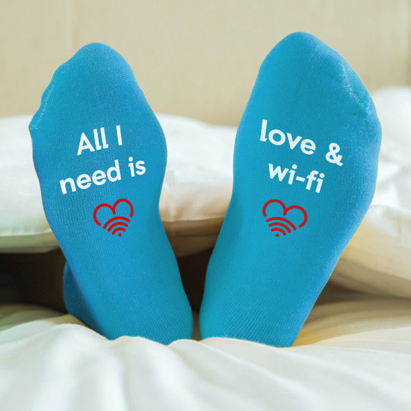 Dámske ponožky s potlačou na chodidlách "Love & Wifi"