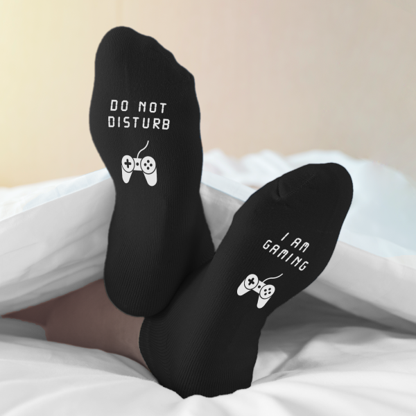 Ponožky s potlačou na podrážke "I am gaming, do not disturb" Ponožky s potlačou na podrážke "I am gaming, do not disturb"