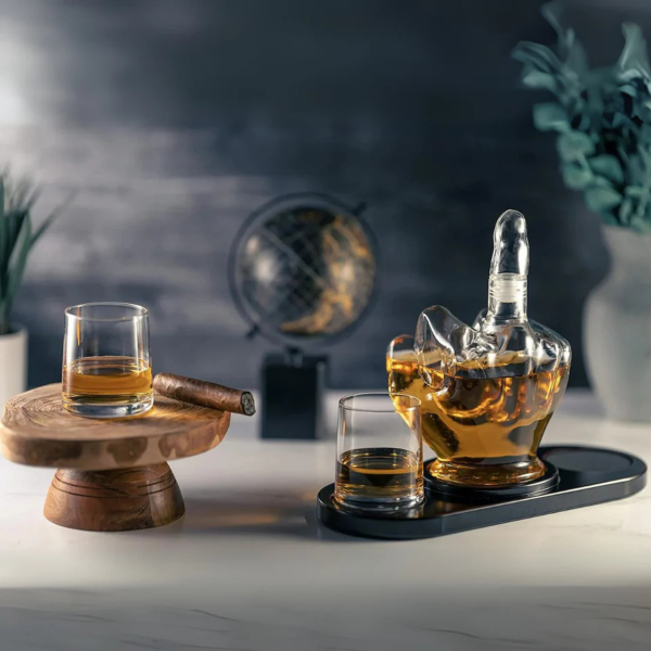 Sada karafy a 2 pohárov "Prostredník"