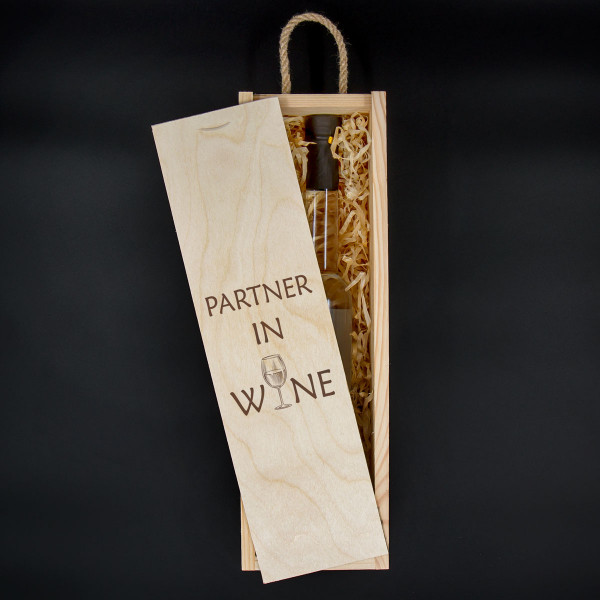 Drevená krabička na fľaše "Partner v víne" Drevená krabička na fľaše "Partner v víne"