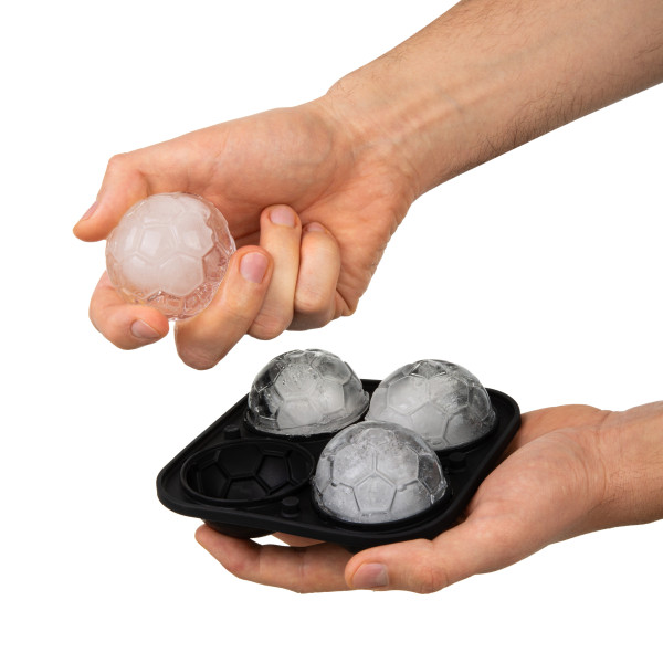 Súprava pre fanúšikov whisky a futbalu: poháre a formy na ľad