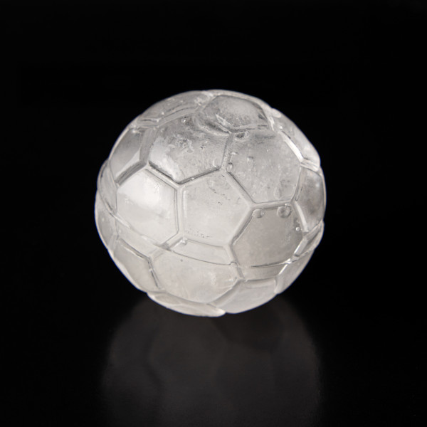 Súprava pre fanúšikov whisky a futbalu: poháre a formy na ľad